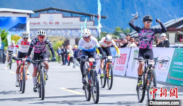 国际山地自行车赛巴松措开赛 89名选手角逐76公里