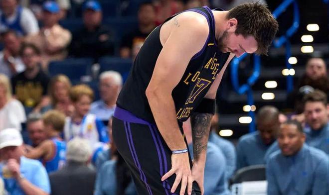 湖人双核缺阵仍胜火箭 詹姆斯13助攻引领团队逆