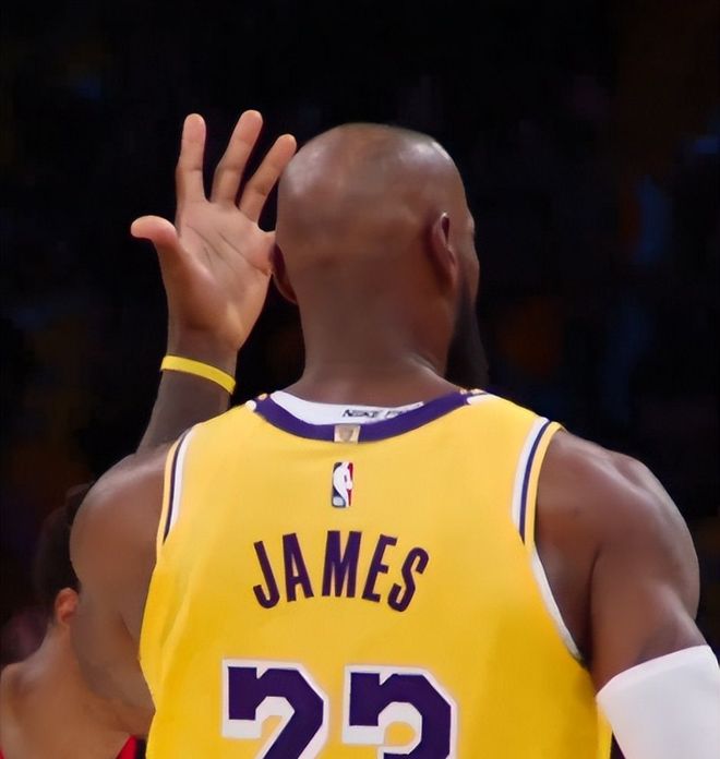 湖人双核缺阵仍胜火箭 詹姆斯13助攻引领团队逆